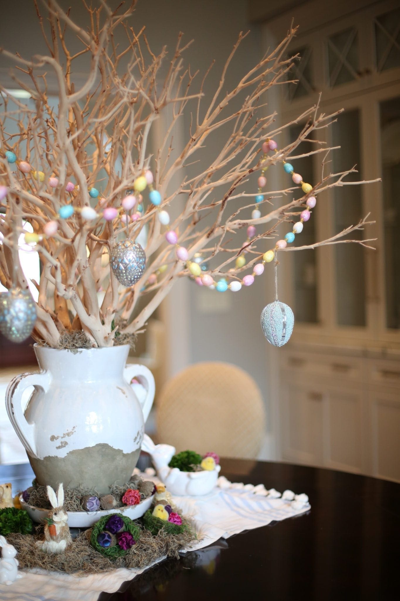 Easter centerpiece One consistent canvas, multiple ways to decorate