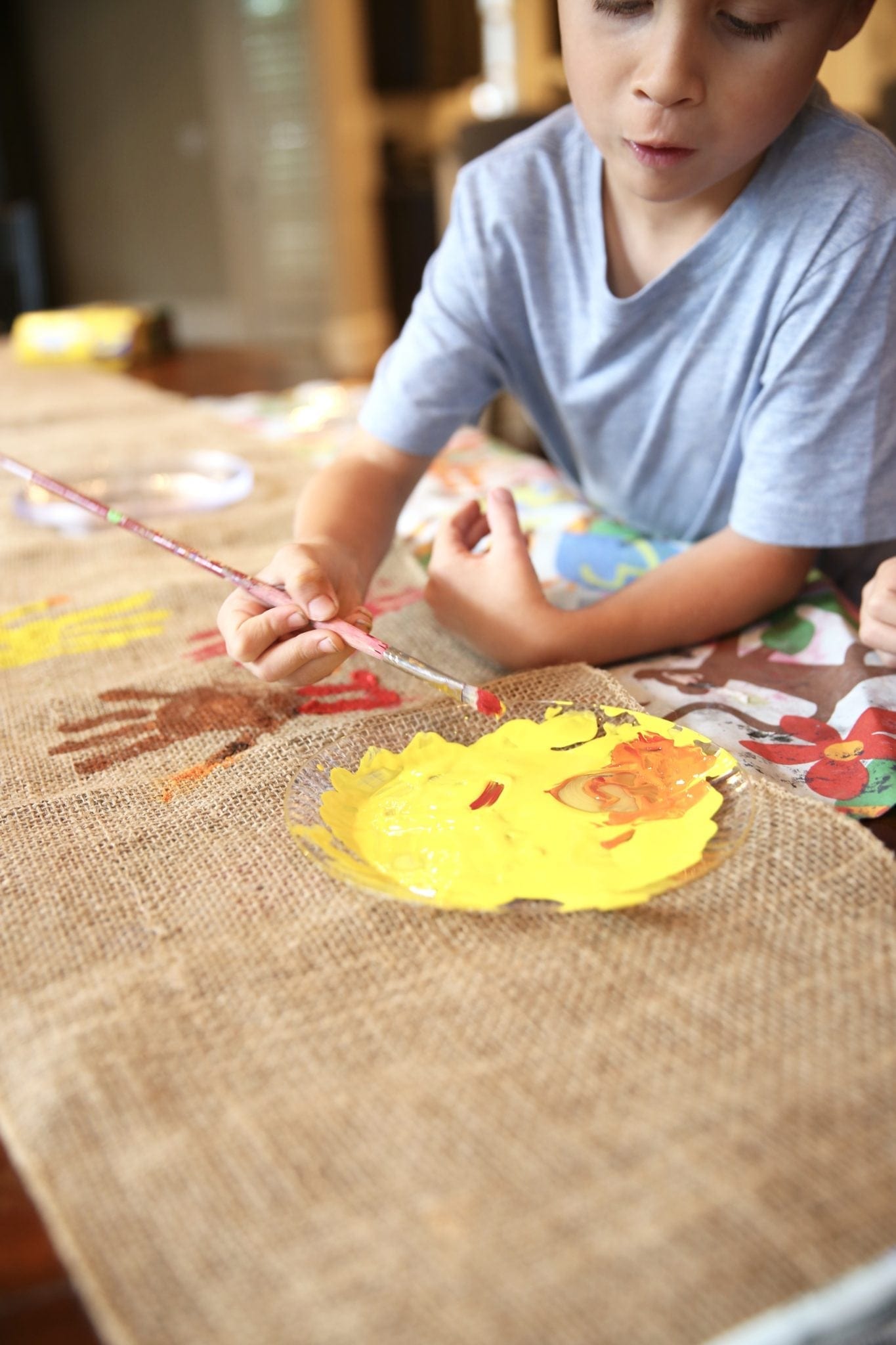 Thanksgiving Kids Table with burlap table cloth.