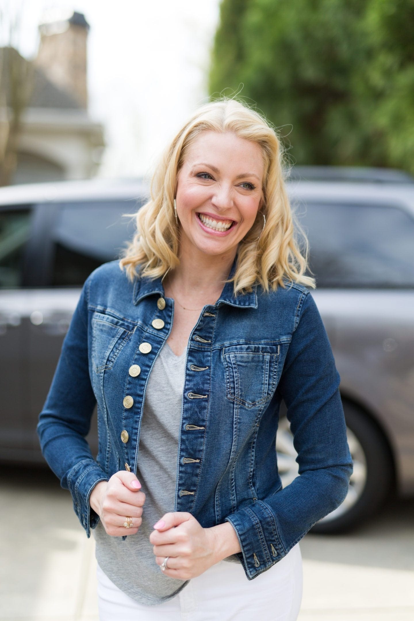 crop jean jacket - 2 easy ways to wear a crop jean jacket