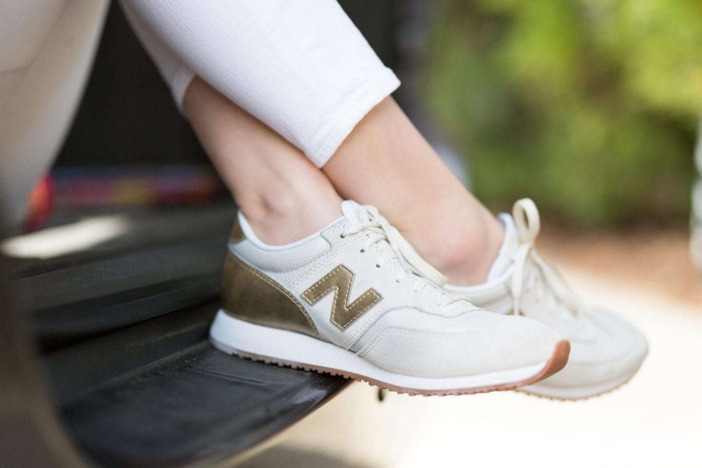 Comfy tennis shoes for women with bunions.