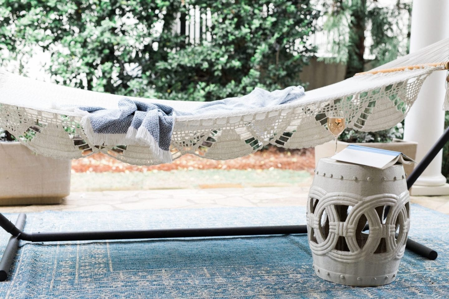 Outdoor woven hammock