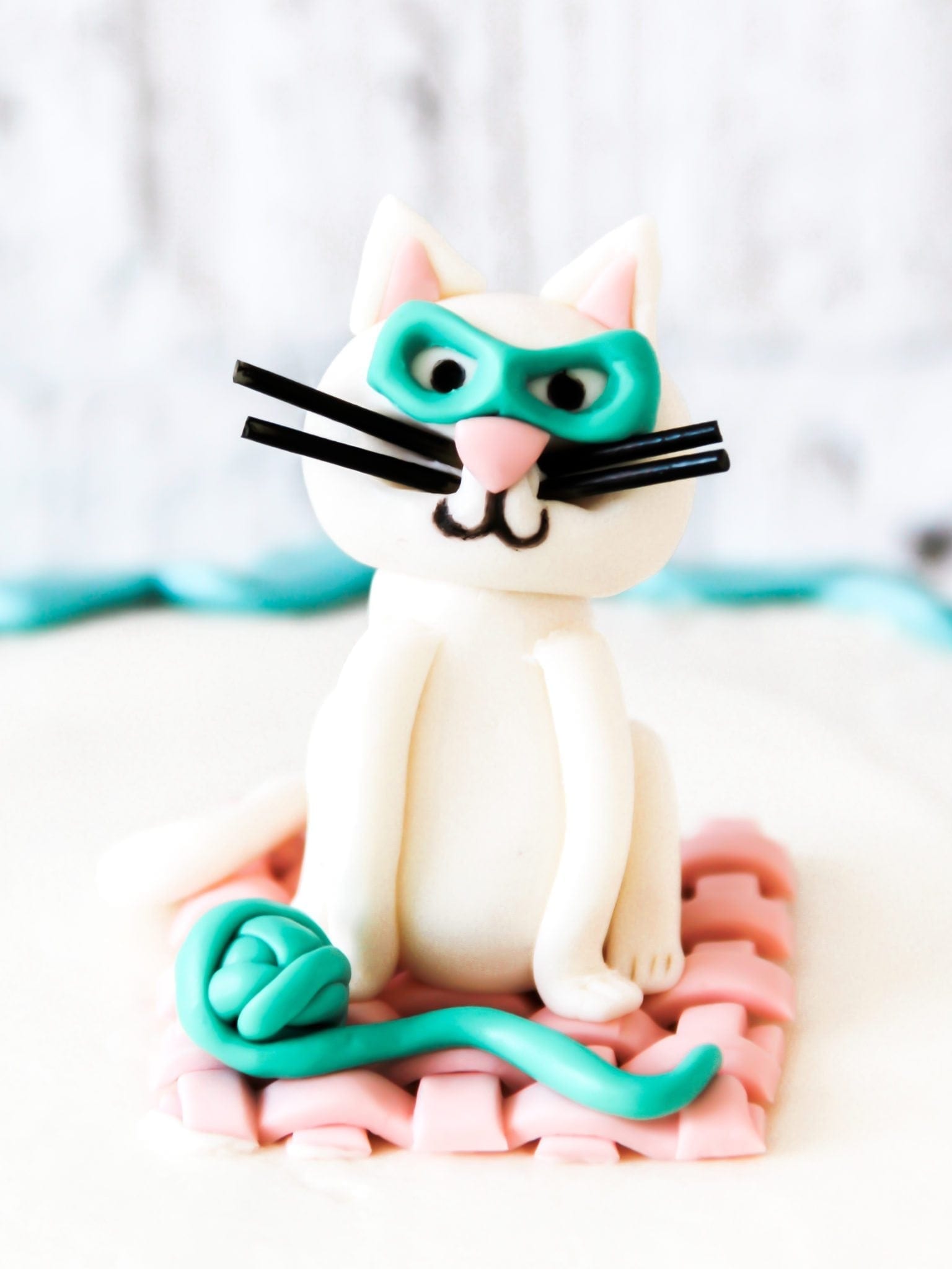 Unique cat cake topper for tween and teen girl birthday party