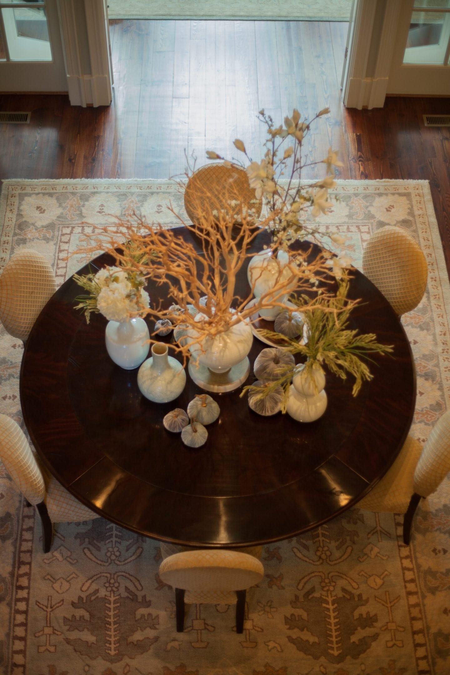 Centerpiece for round dining room table. floral decor for home