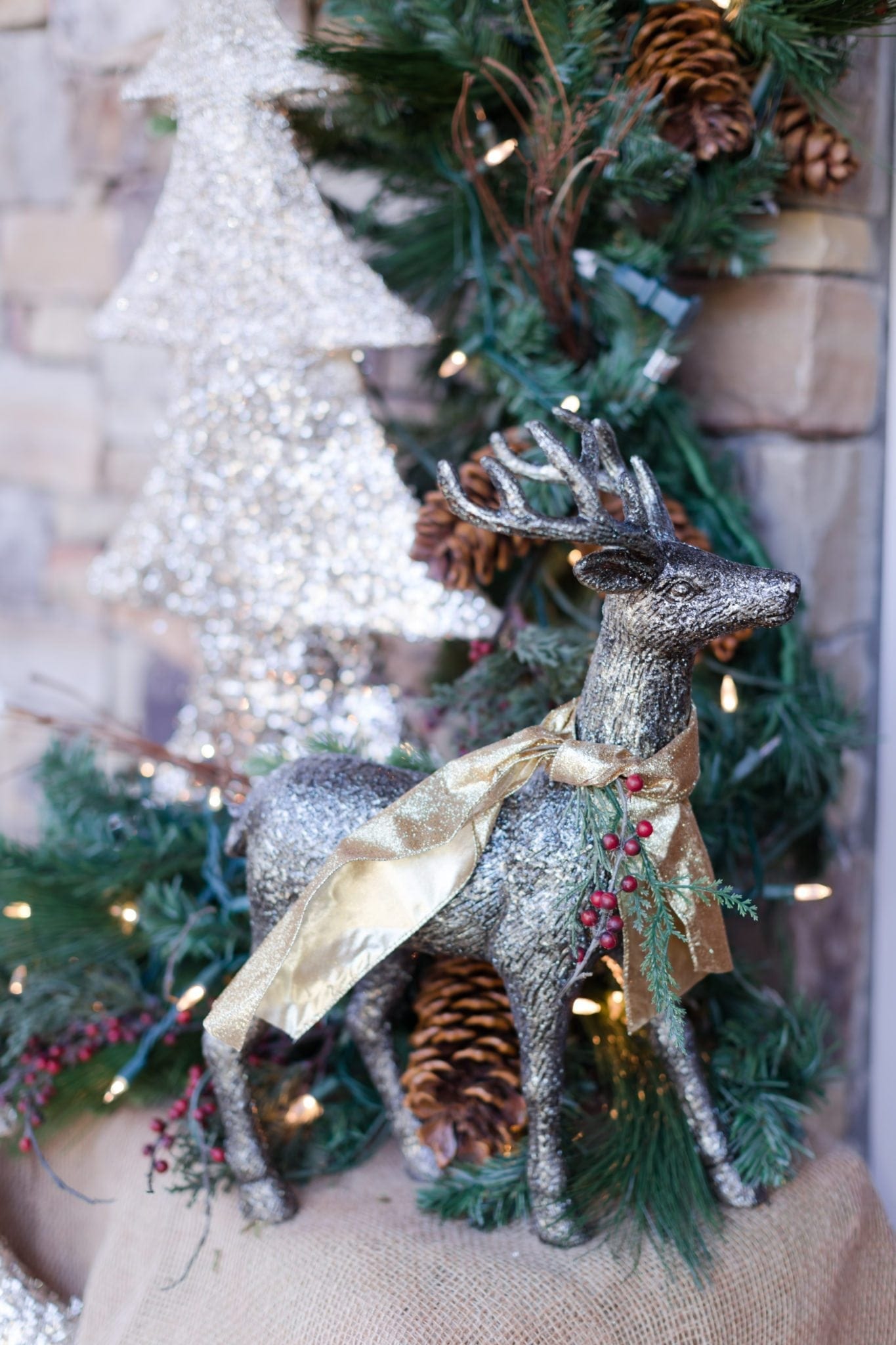 How To Decorate Your Front Door For Christmas Bluegraygal