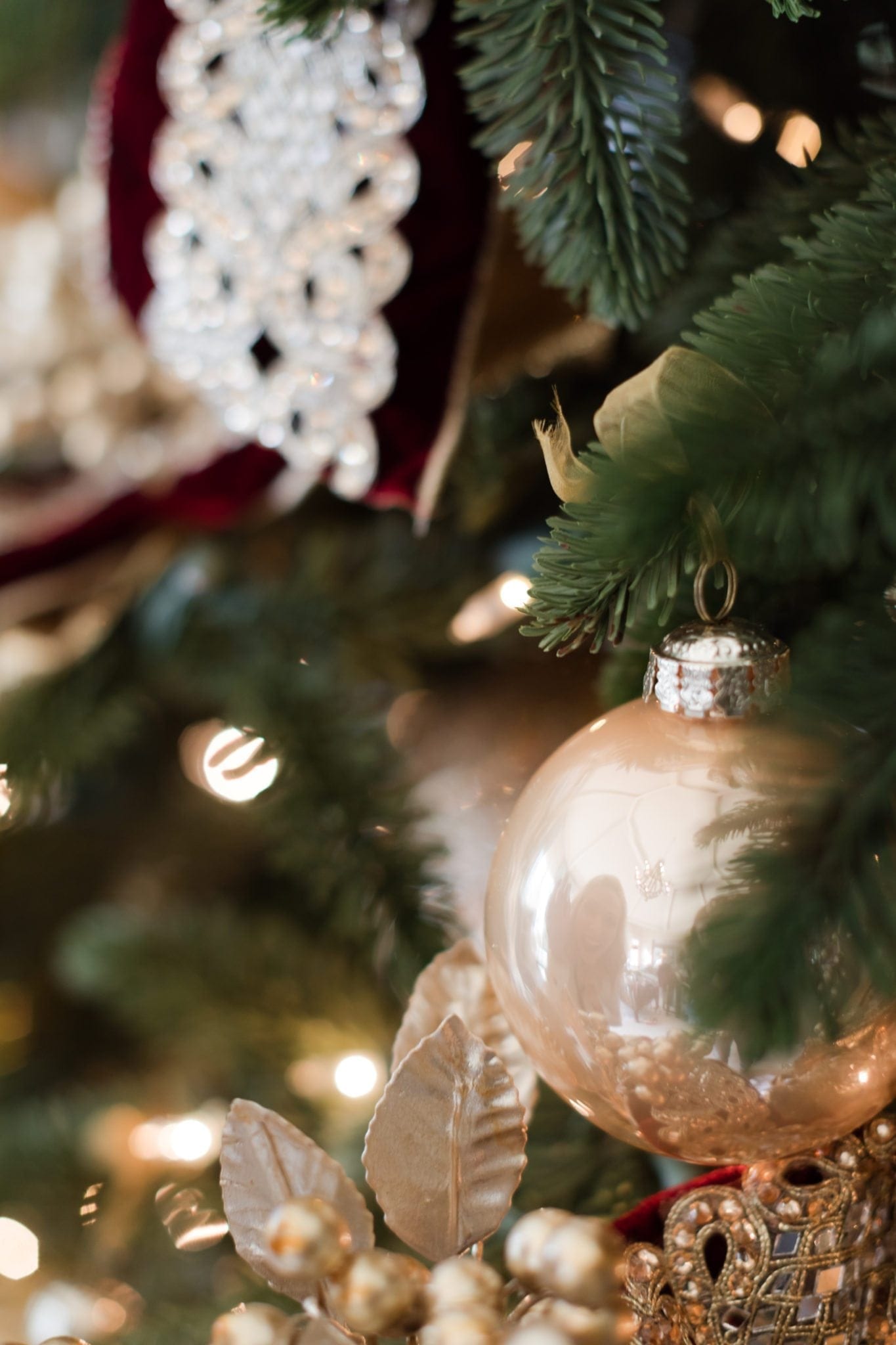 3 things to look for in an artificial tree bluegraygal