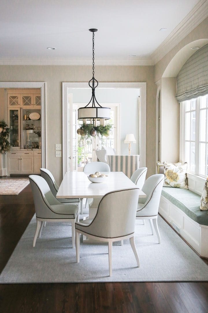 How to decorate a kitchen for Christmas.