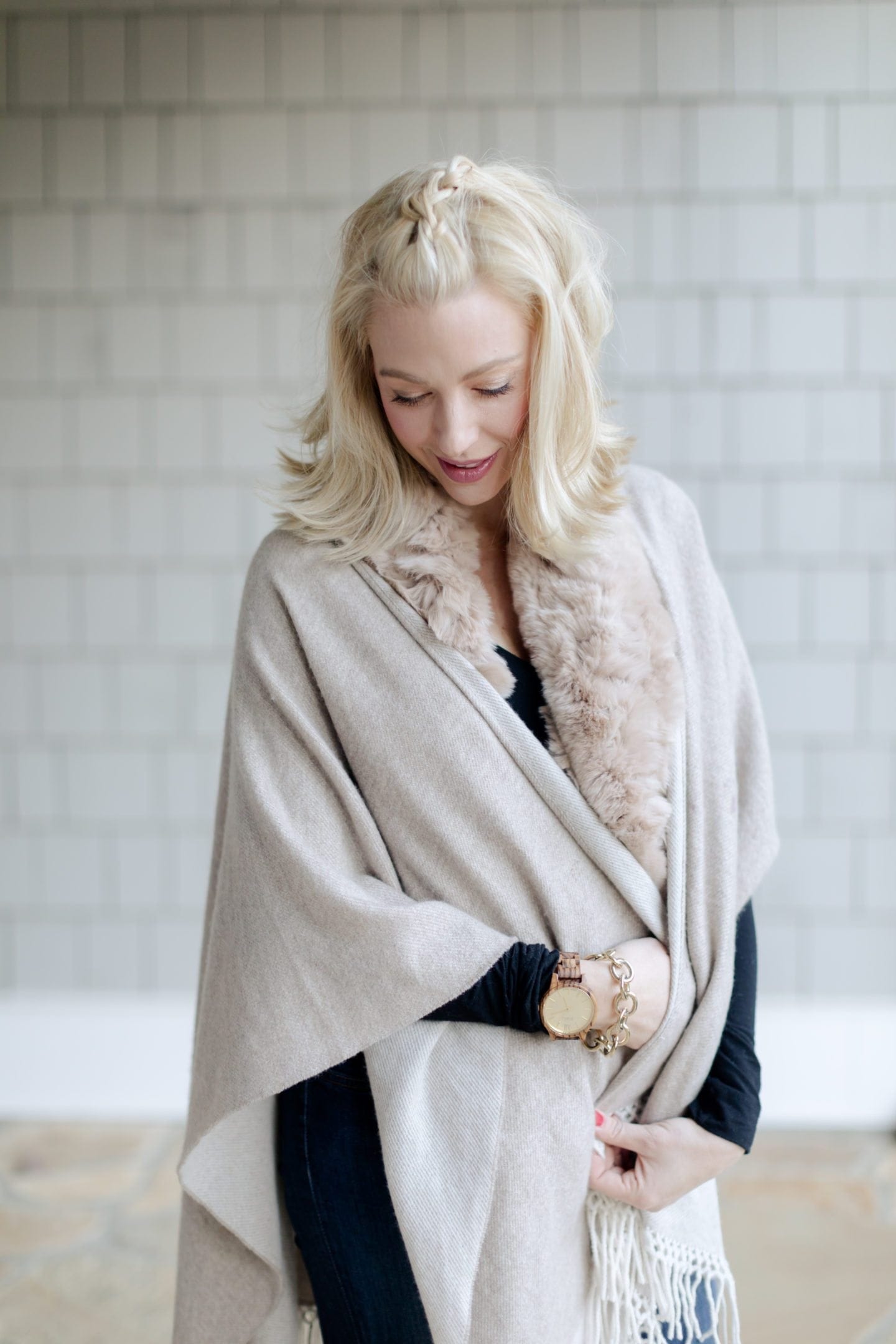 Fur infinity scarf and beige cashmere poncho. 