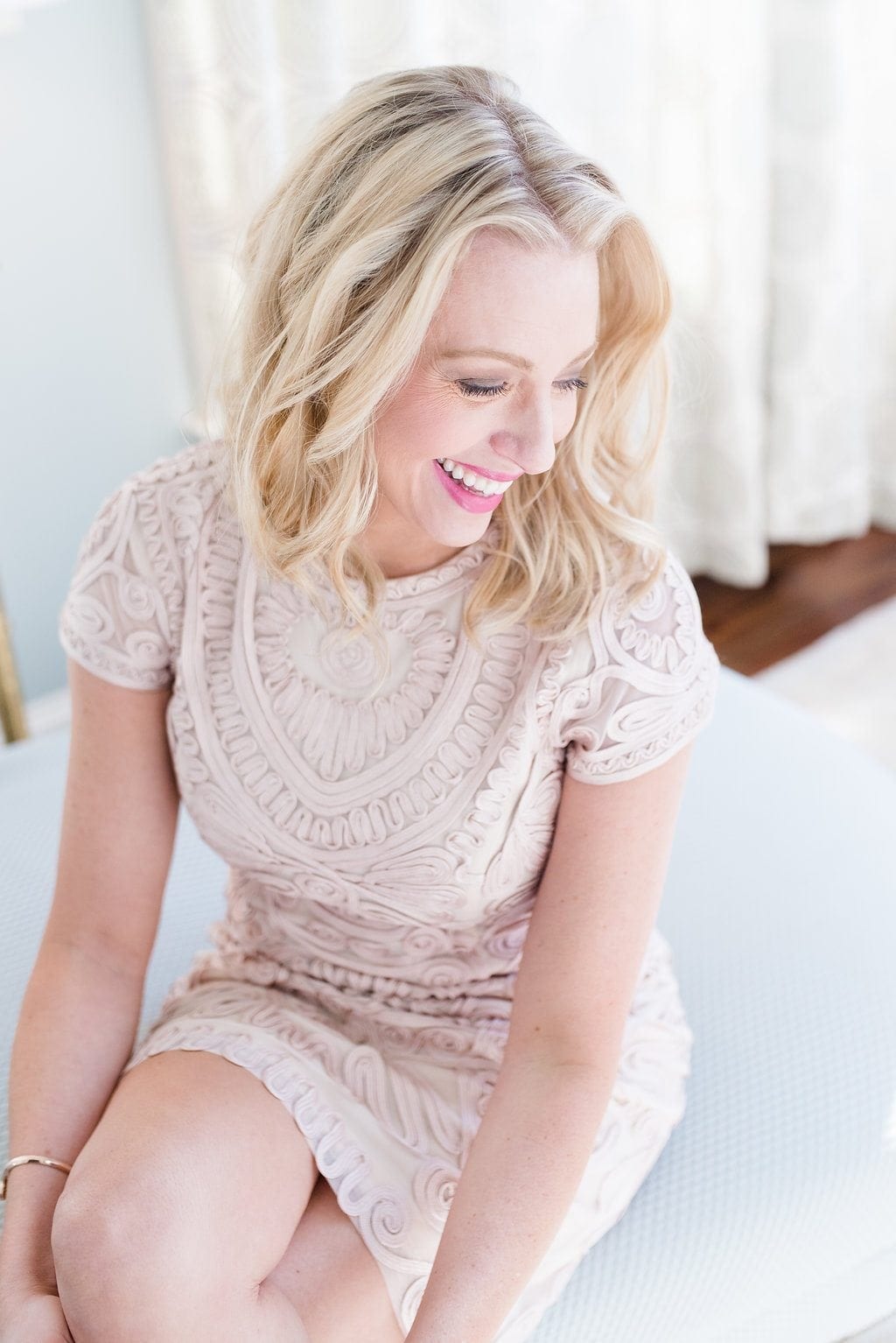 Pink sheath dress. Perfect dress to wear to a wedding.