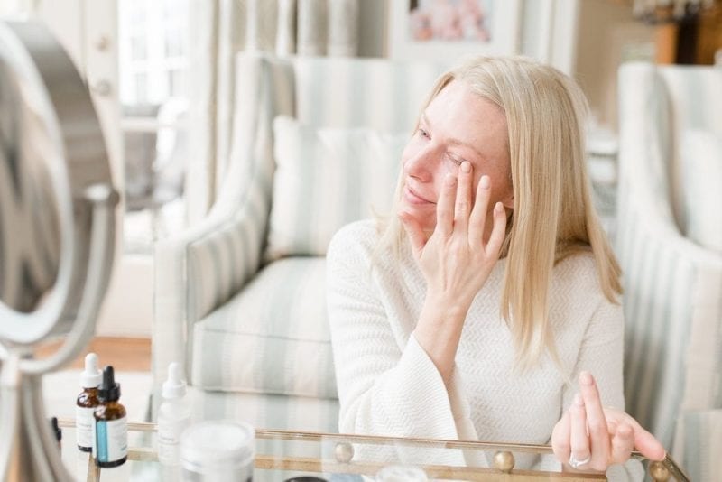Nighttime skincare routine. Learn what moisturizer to use with retinol and when to put moisturizer on after retinol. Bobbi Brown Extra Eye Repair Cream.