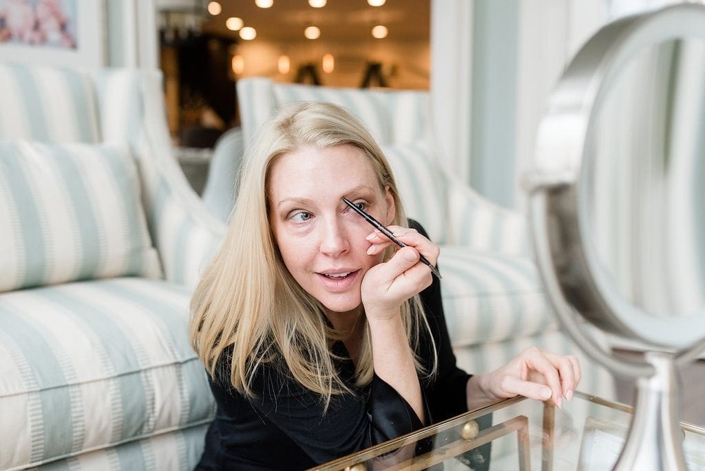 How to fill in light eyebrows