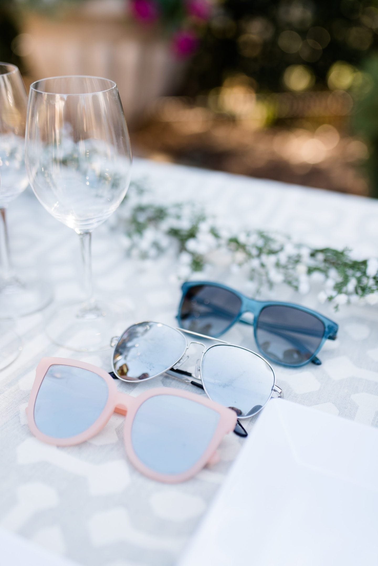How to host a pool party. Have lots of sunglasses laid out for guests. Make parties easy for friends to come over. Pink Quay sunglasses, Aviators and more!