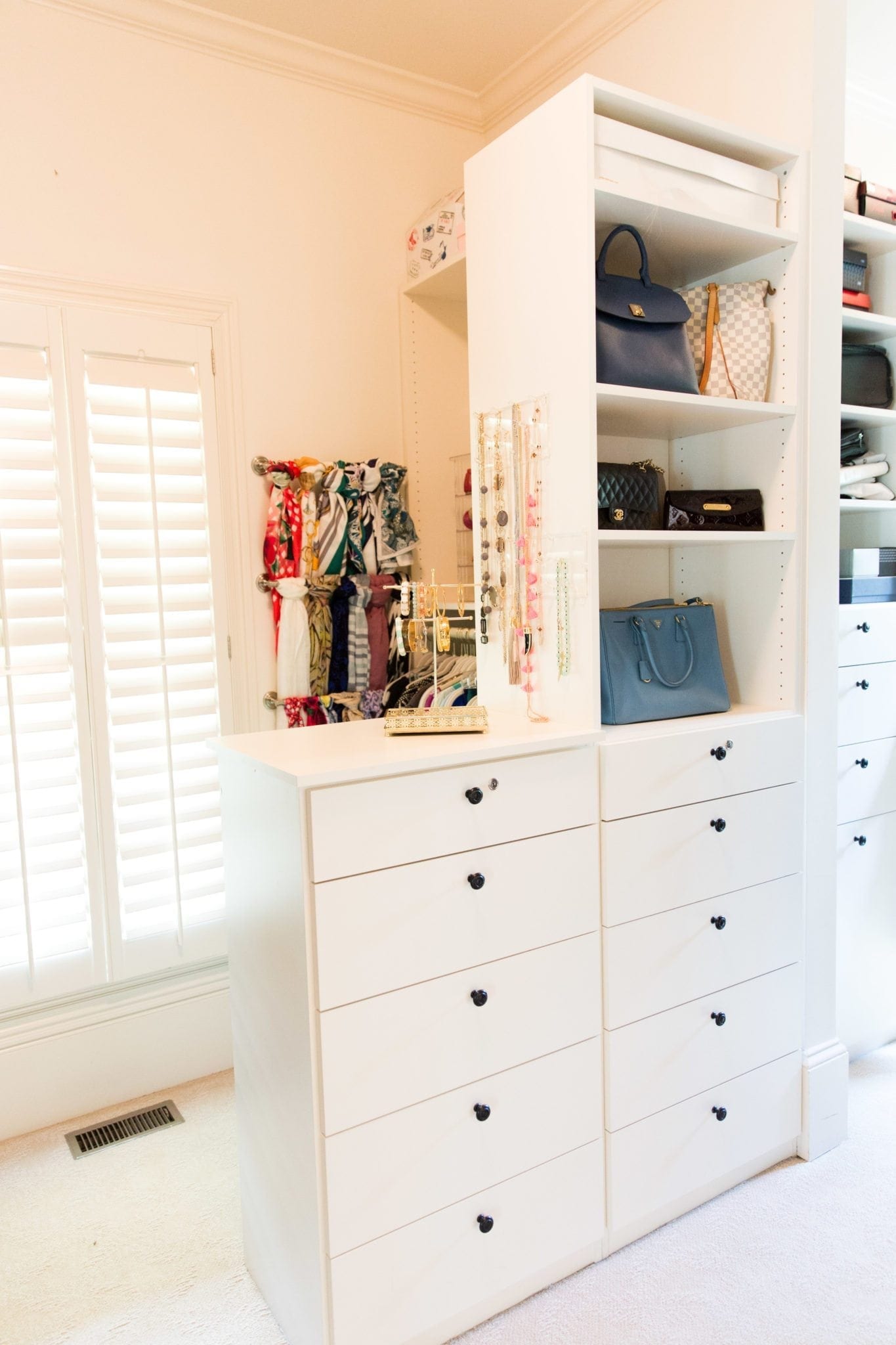 14 Walk-In Closet Organization Ideas