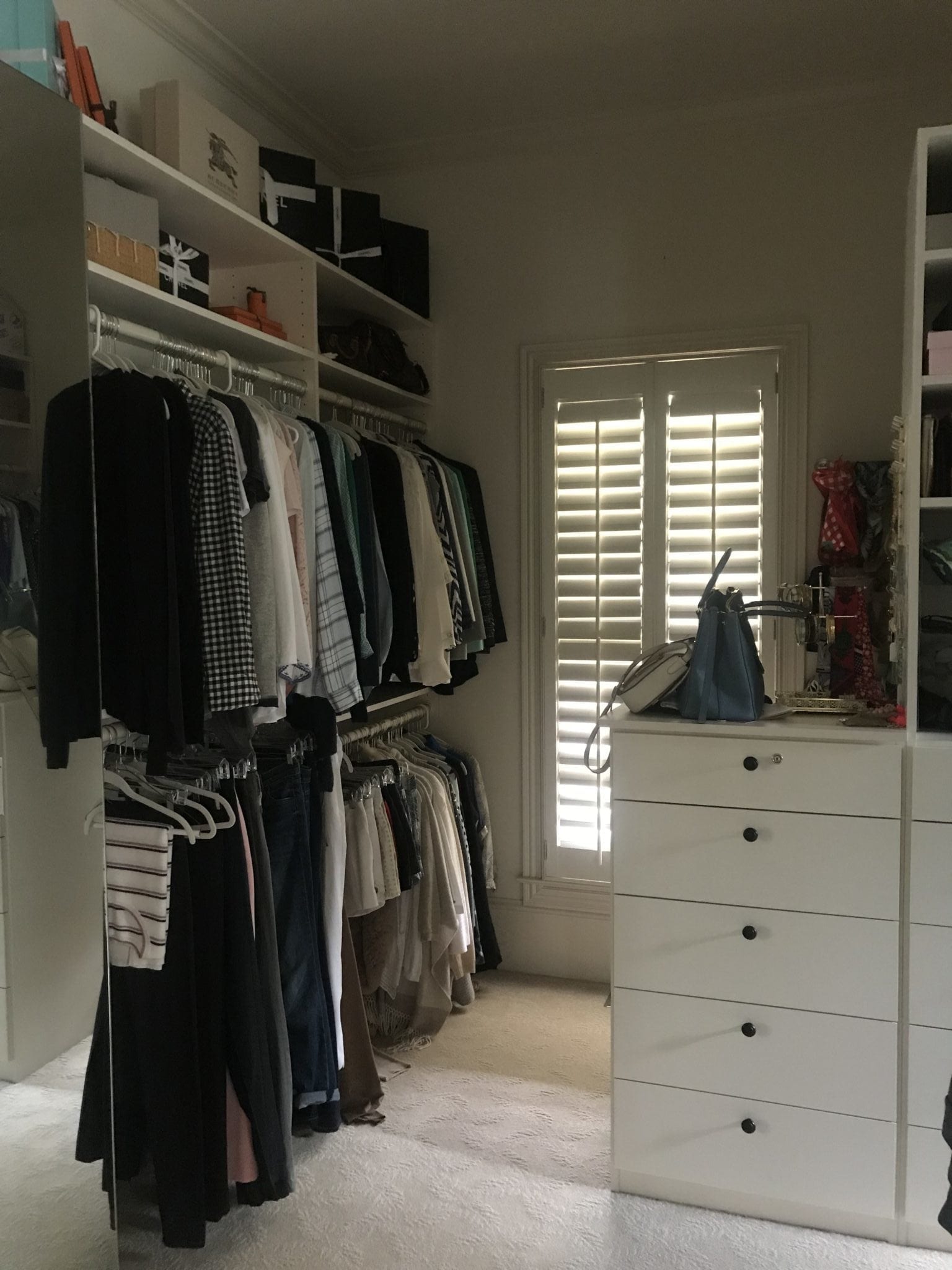 How to organize a closet