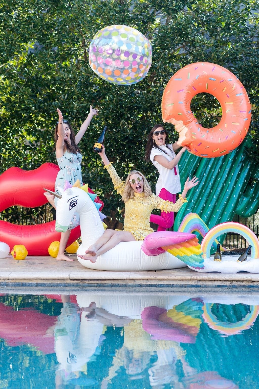 Oversized pool floats 2018. Pool party floats.