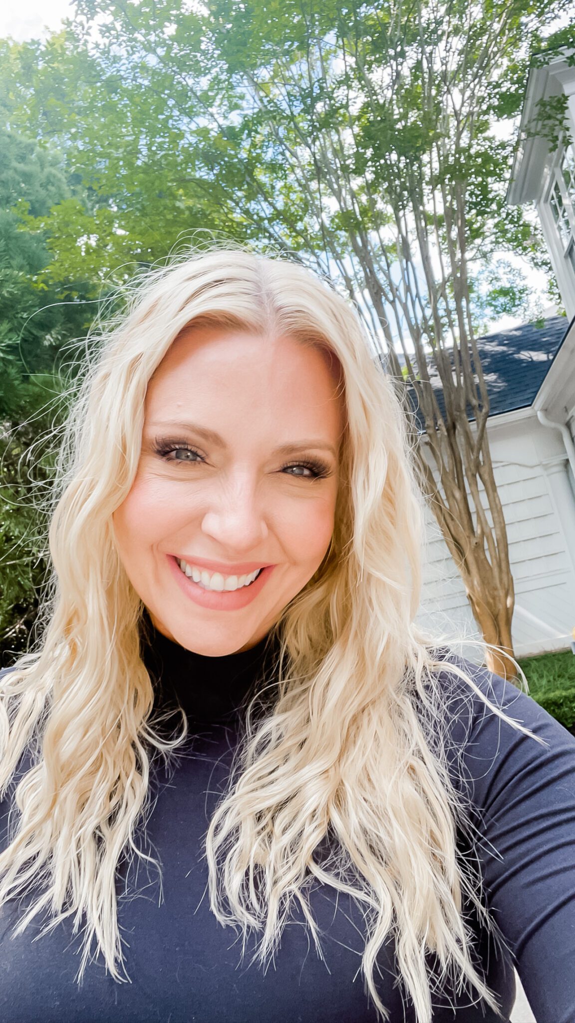 Tips to Taking a great selfie with Atlanta lifestyle influencer Kelly Page for BlueGrayGal.