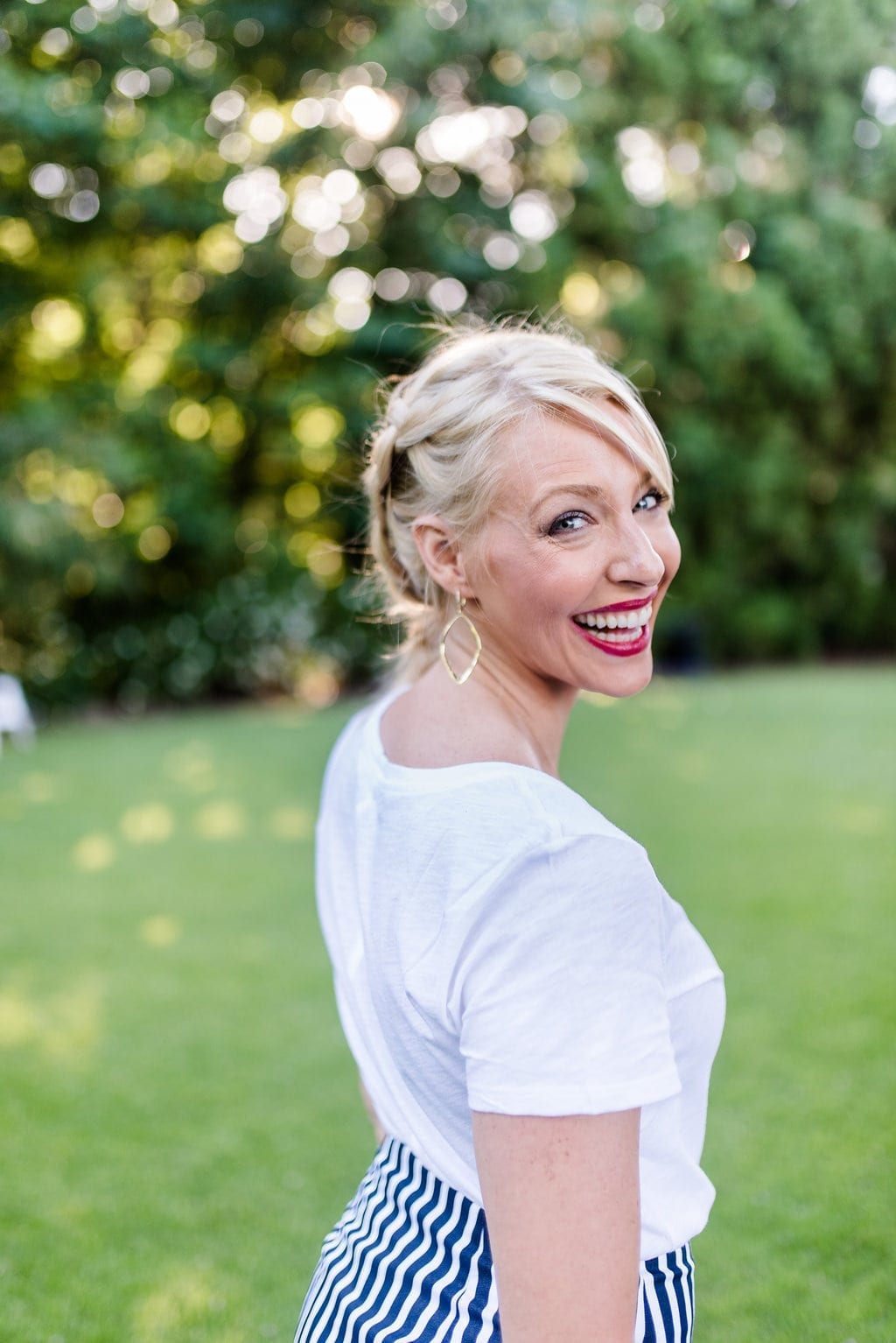 Atlanta blogger bluegraygal. Lifestyle blog with beauty tips for women over 30, easy to wear outfits and home decor tips.