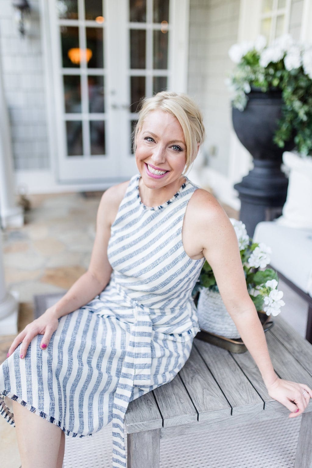 Banana Republic dress. Affordable summer dress. Blonde updo hairstyle. 