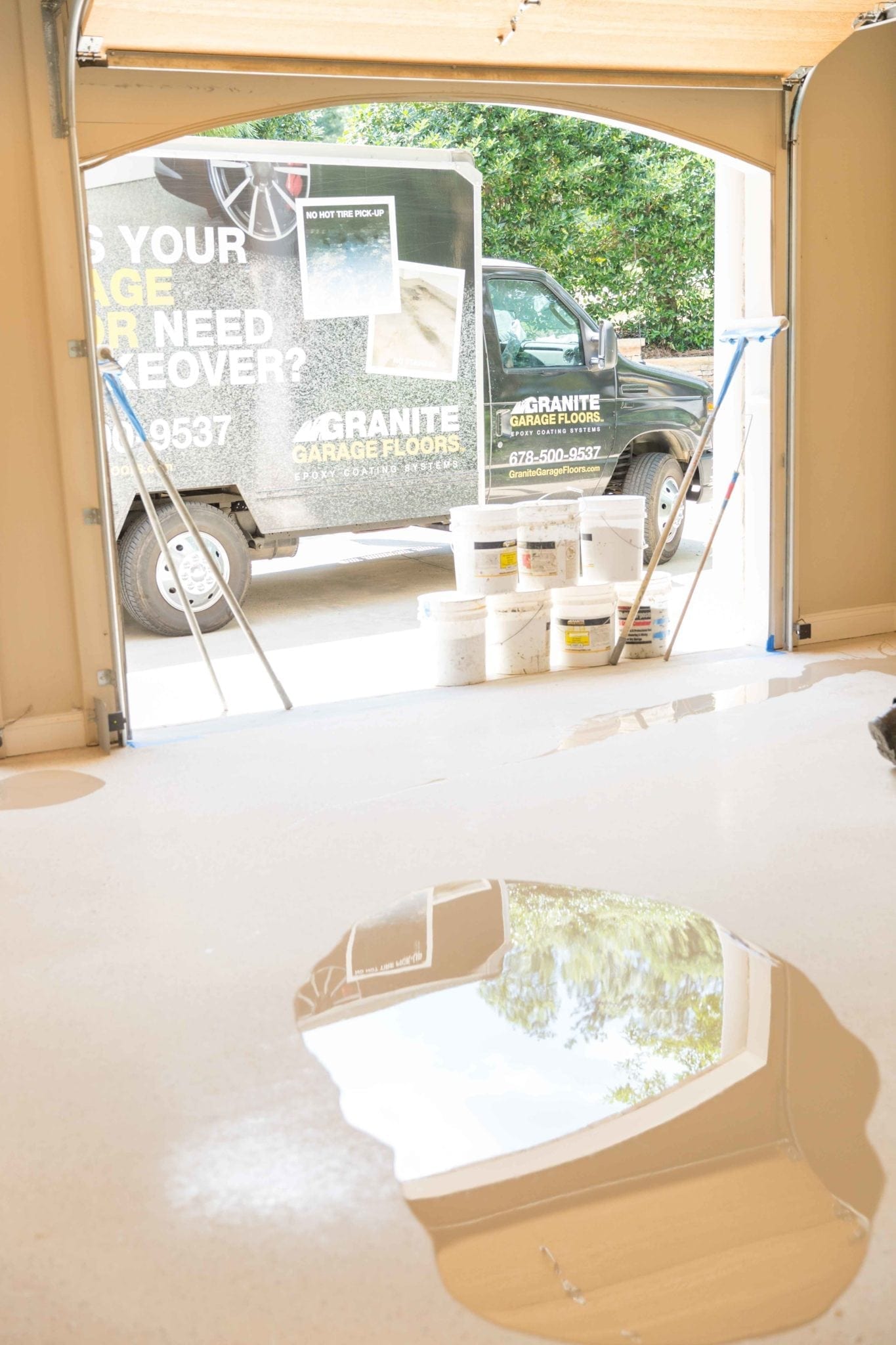 Expoxy Garage floors. Installation process.