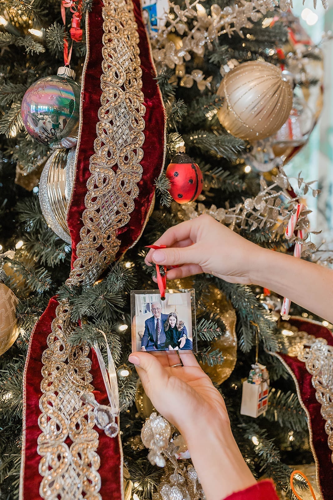Ornament Gifts. Great ways to gift a special present for the holidays or even a birthday to remember the year by!