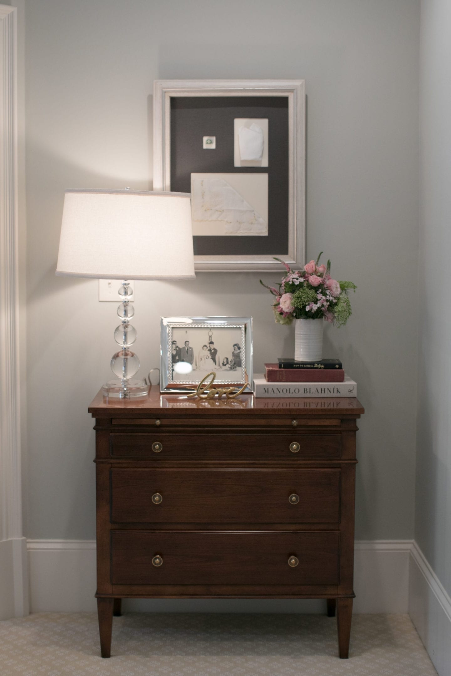 How to frame a handkerchief