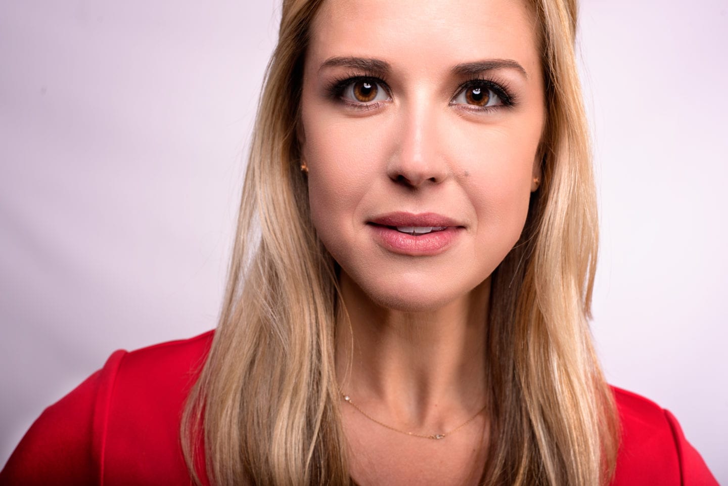 Cara Knee interview with Atlanta Blogger, Kelly Page, with advice for women.