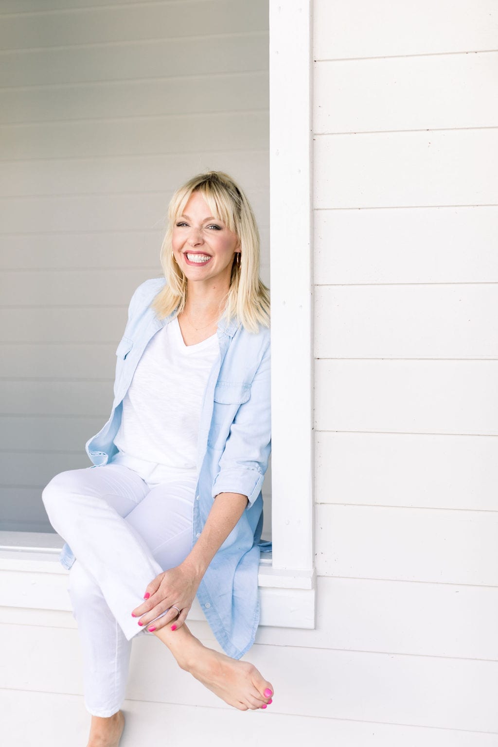 Chambray Tunic with white Chicos Slub Tee and White Jeans.