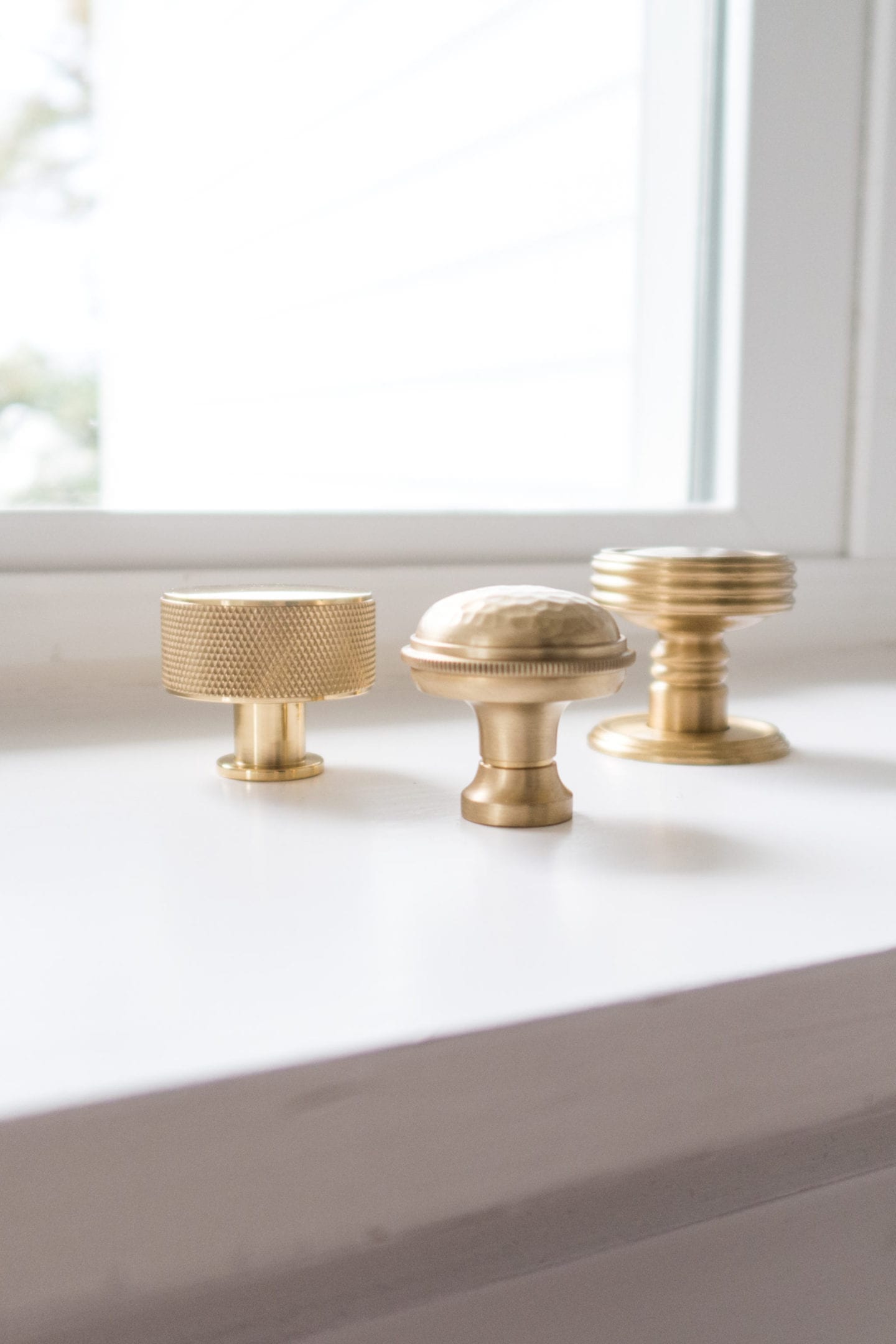VESTA knobs. How to pick hardware for your kitchen makeover.