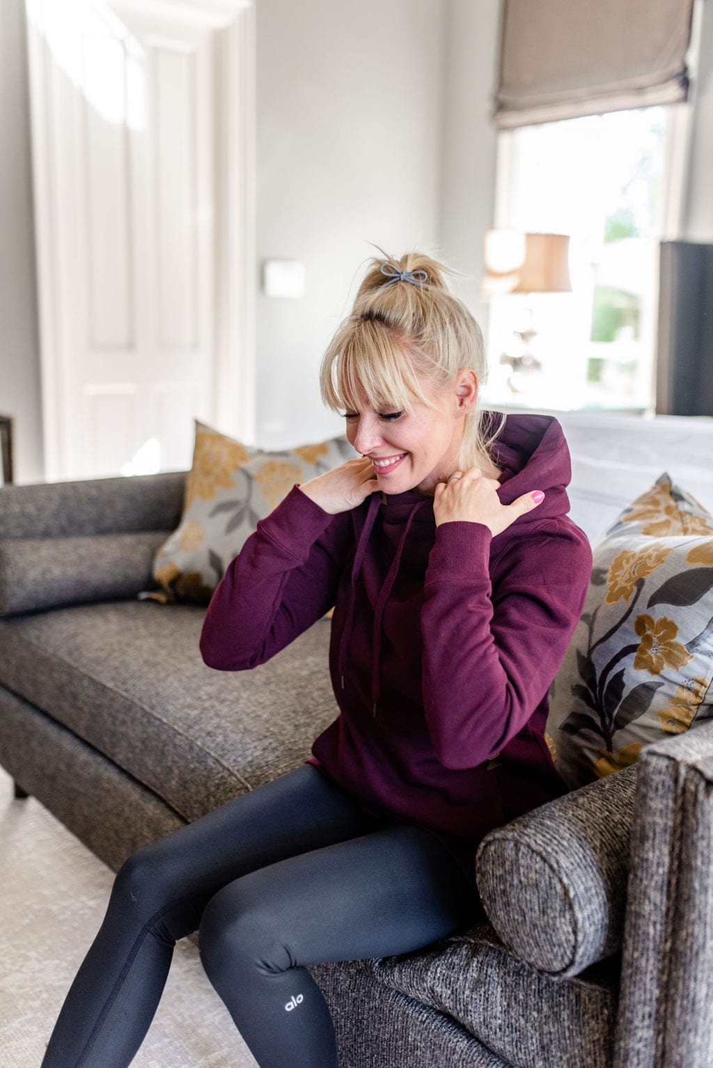 Long sweatshirts with pockets. Super long hoodie sweatshirt that will cover your butt and has pockets! Great fall item.