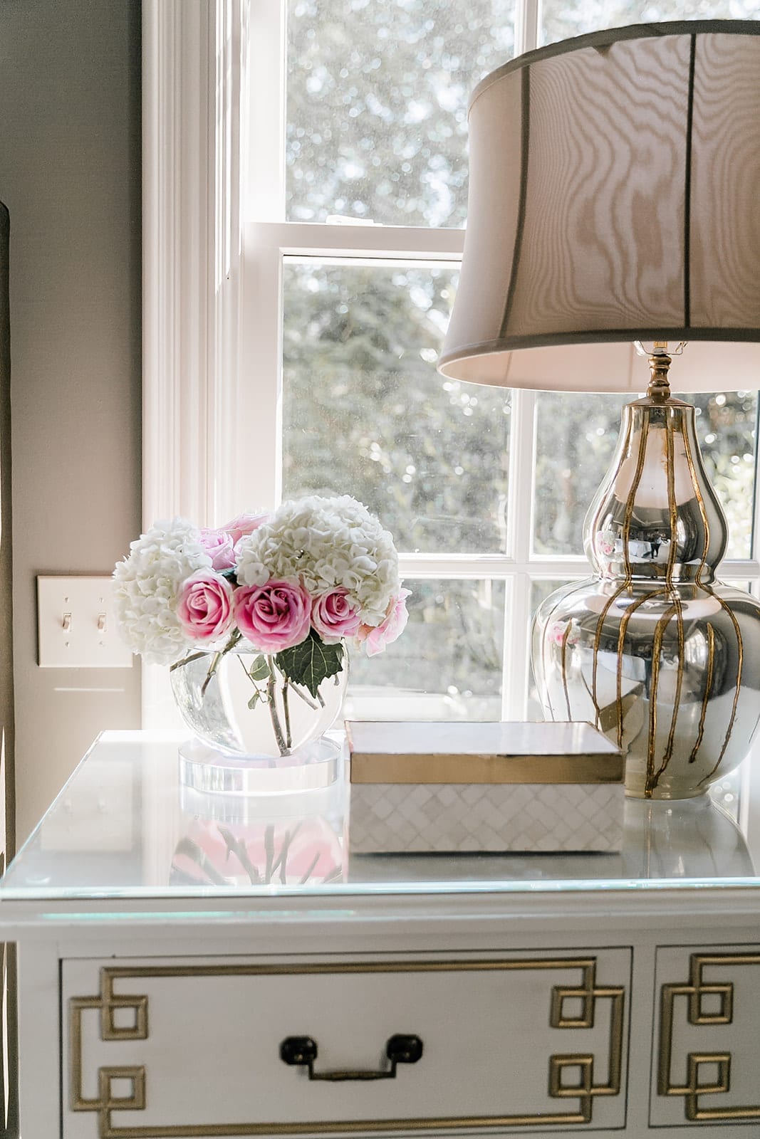 How to organize nightstand.