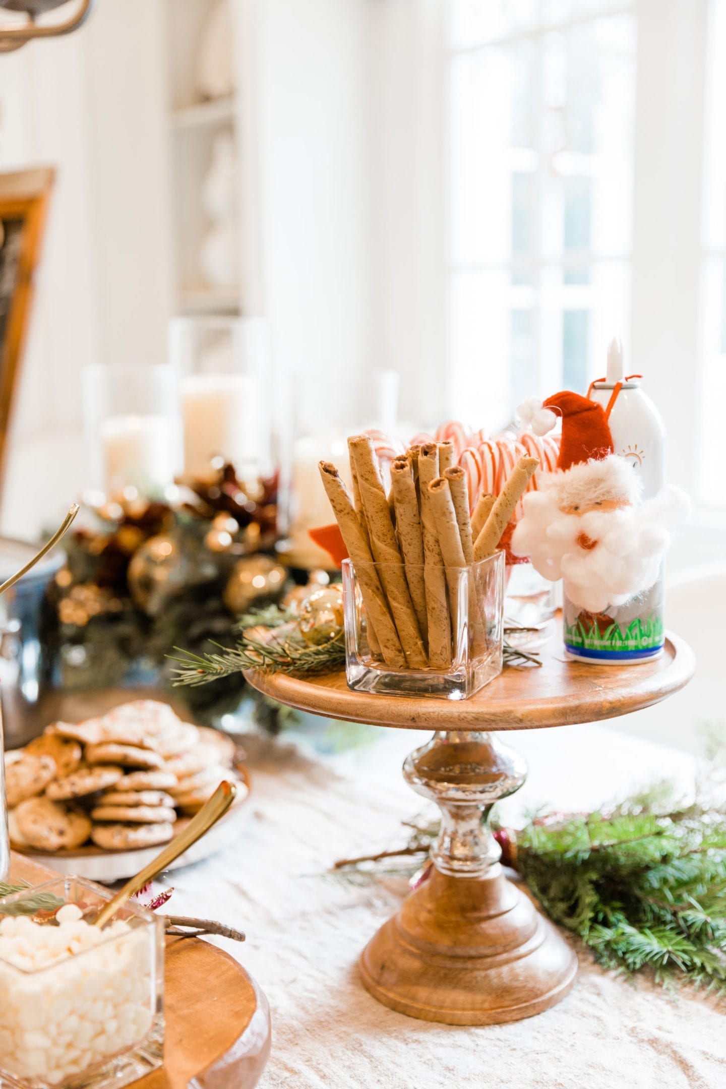 Yummy holiday party food station! Ideas for a holiday party with hot cocoa!
