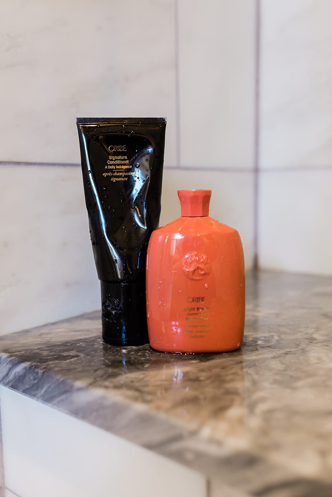 Wearing Vuori joggers for women, the lifestyle blogger Kelly Page for BlueGrayGal shares what her blonde hair looks like after using the Oribe blonde shampoo and Oribe conditioner.