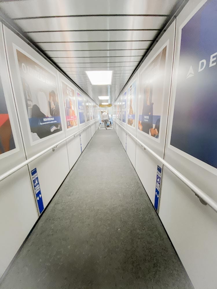 Tips & tricks to flying on Delta during COVID, including how to travel with kids safely during Coronavirus.