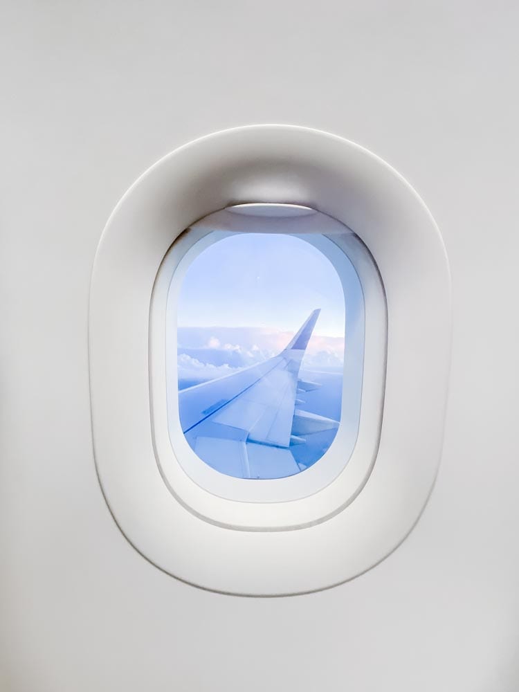 Tips & tricks to flying on Delta during COVID, including how to travel with kids safely during Coronavirus.