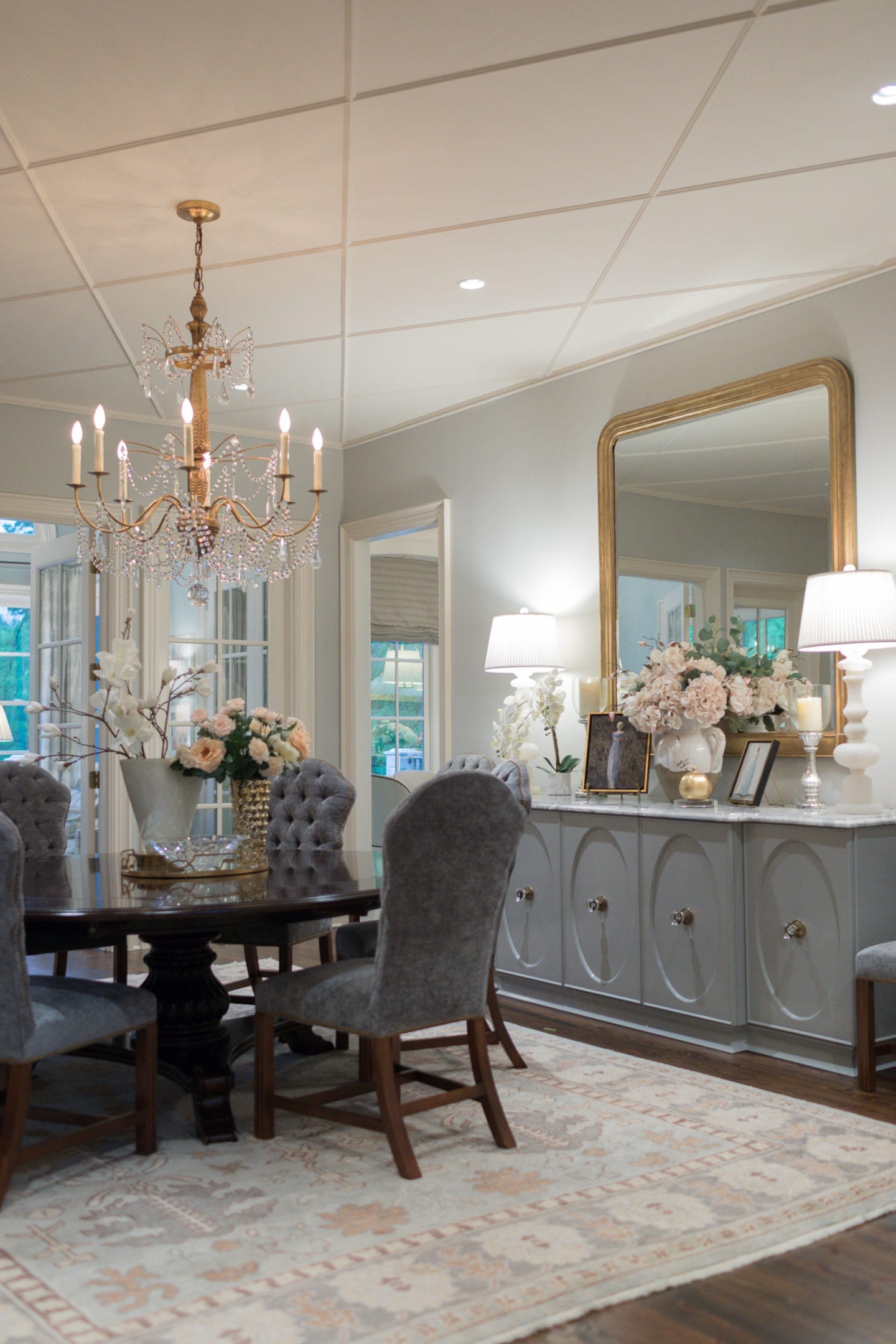 How to Use Faux Flowers in a Dining Room.