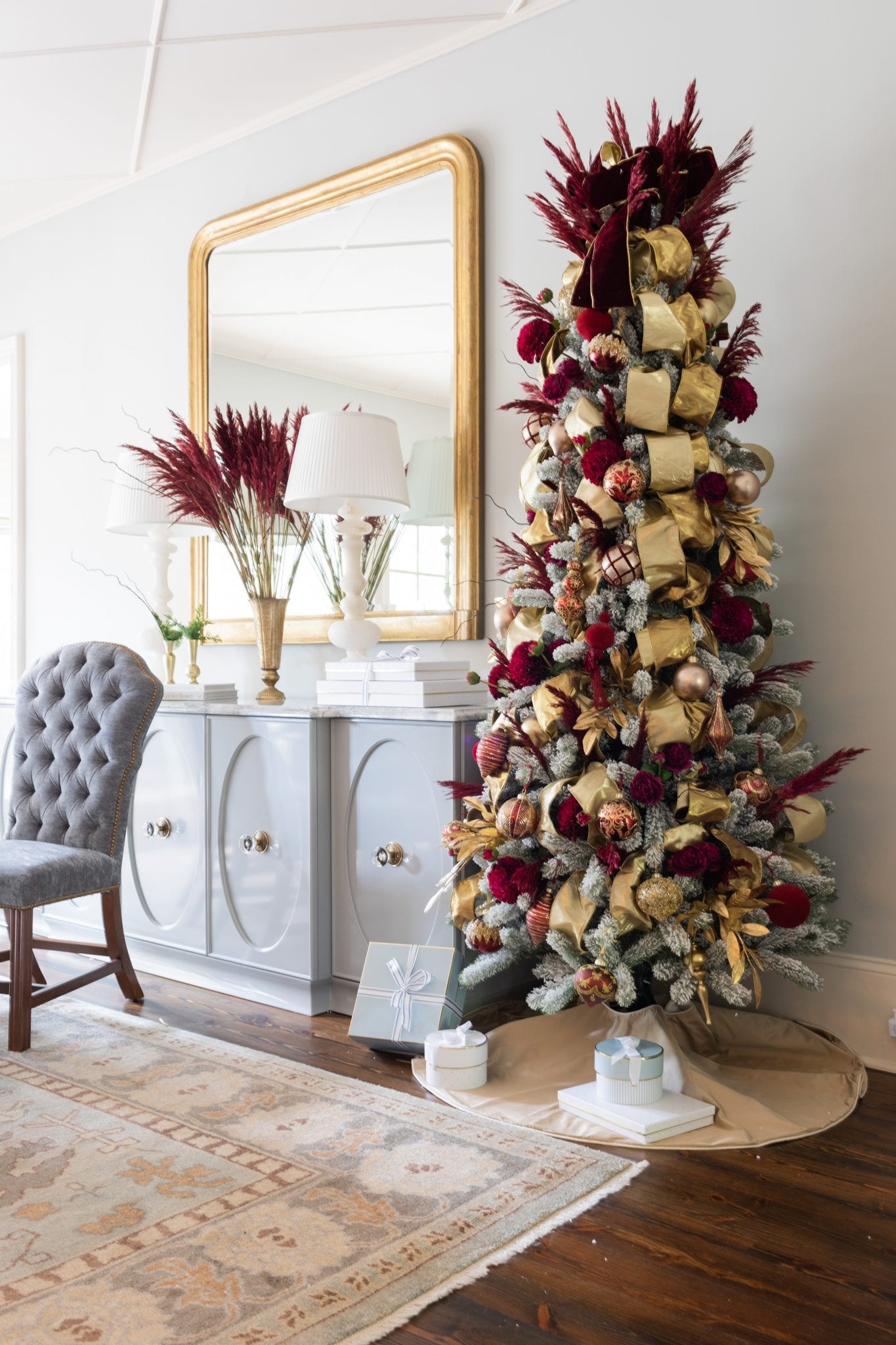Decorating a white flocked Christmas tree and need some ideas? Flocked artificial Christmas trees give you so much room for new color ways & schemes! These flock Christmas tree ideas will inspire you to get a flocked tree this year and make your own mark on the holiday!