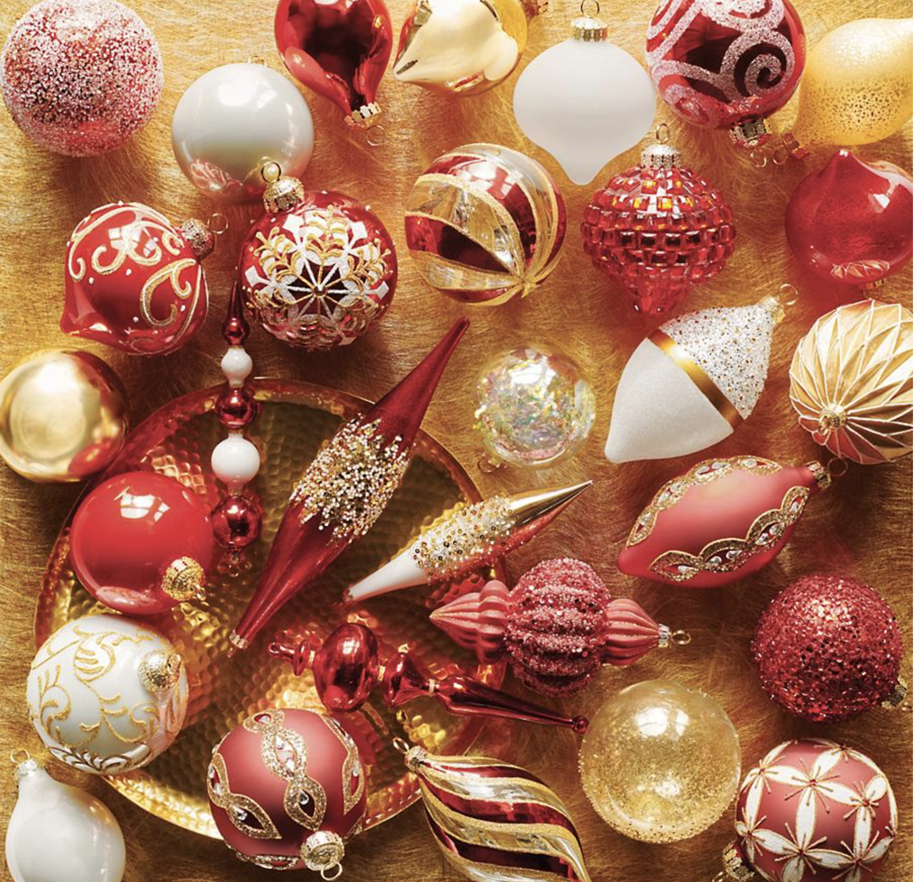 Red Ornament Set