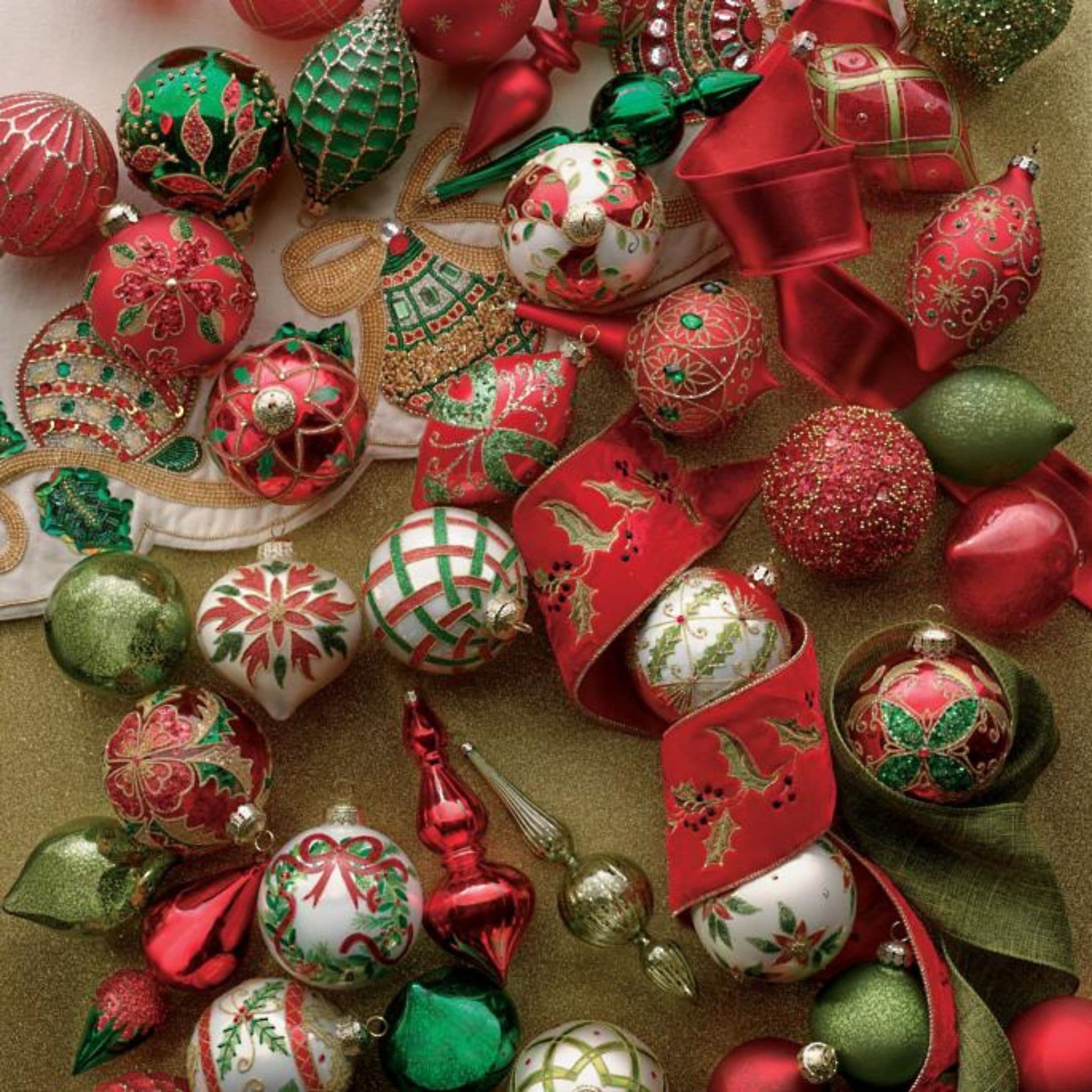 Yuletide Ornament Collection-min