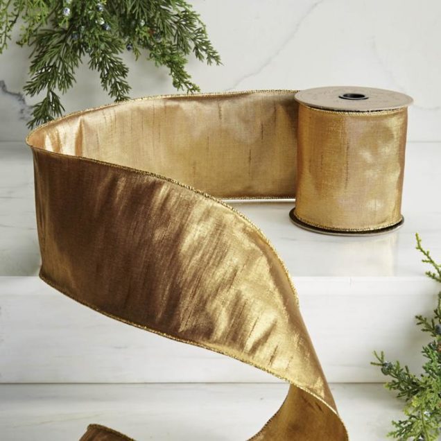 Burgundy and Gold Christmas Tree Ideas for a Classy Jolly Christmas